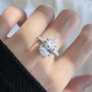 Regalia Spark – 925 Sterling Silver Ring with Large Brilliant-Cut CZ Stone - View 4